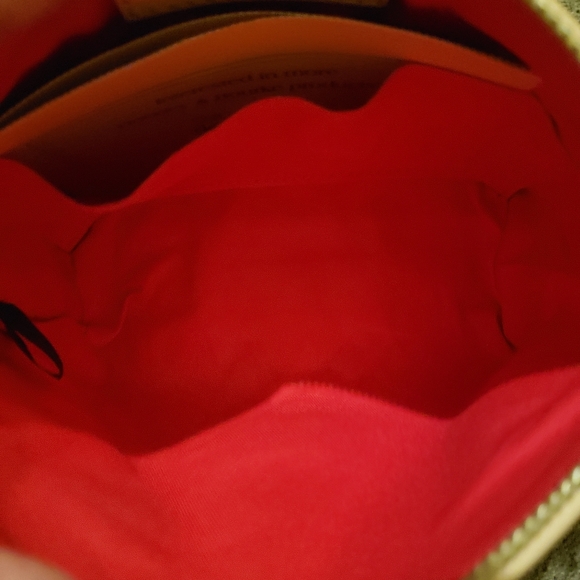 Dooney and Bourke cosmetic - Picture 8 of 9